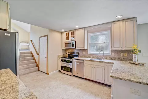 47 Crestview Dr, Mendon, MA 01756 photo 8