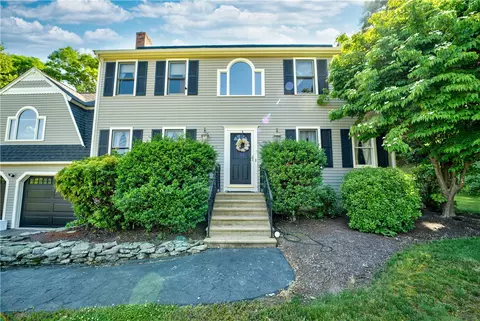 47 Crestview Dr, Mendon, MA 01756 photo 3