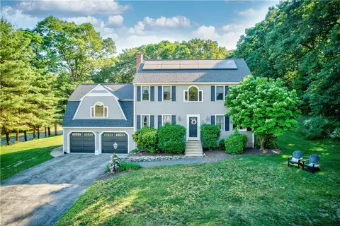 47 Crestview Dr, Mendon, MA 01756 photo 2