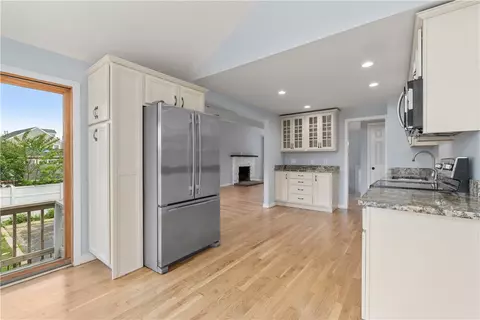 200 Charge Pond Rd, Wareham, MA 02571 photo 9