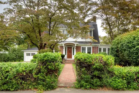 58 Rumstick Rd, Barrington, RI 02806