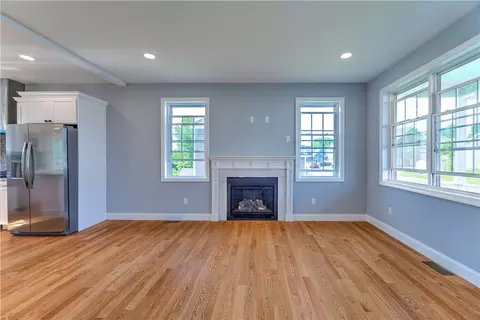 551 Louise St, Woonsocket, RI 02895 photo 5
