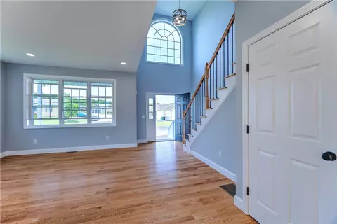 551 Louise St, Woonsocket, RI 02895 photo 3