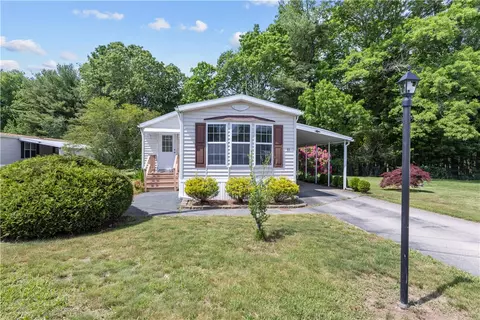33 Lane F Ln, Coventry, RI 02816