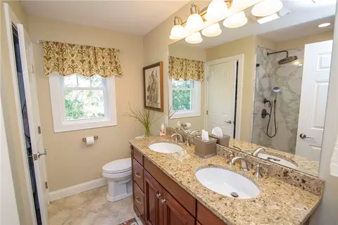Bath - 4 Crestview Dr, Westerly, RI 02891 photo 2 of 5