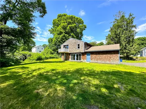 948 Main St, Hopkinton, RI 02832