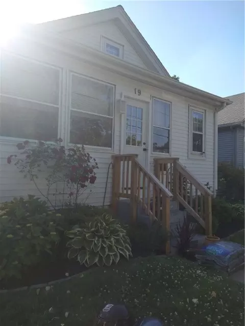 Exterior - 19 Etta St, Warwick, RI 02889 photo 2 of 2