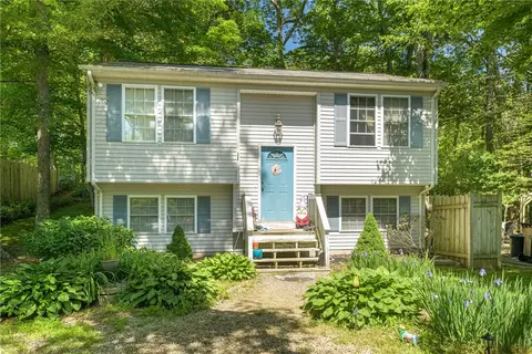 36 E Shore Dr, Exeter, RI 02822