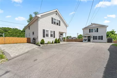 4 Roberts St, West Warwick, RI 02893