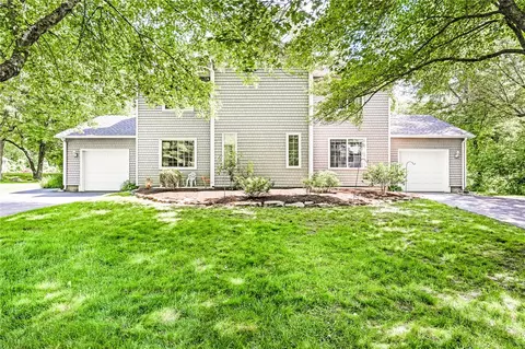 50 Riverdell Dr, Saunderstown, RI 02874