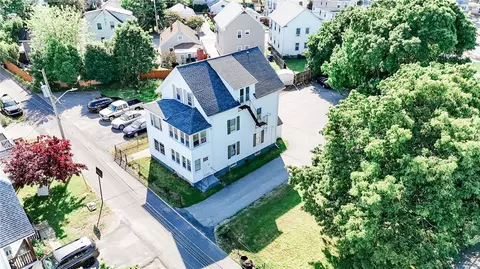 14 Borden St, Pawtucket, RI 02861