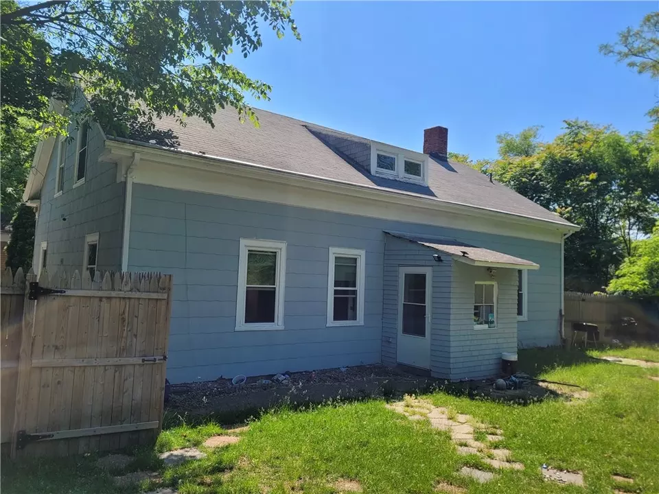 51 Maple St, Cranston, RI 02910 16 Photos Movoto