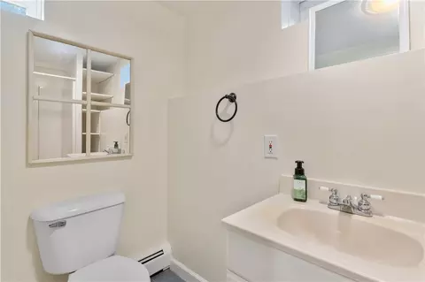 Bath - 70 Harborview Dr, Warwick, RI 02889 photo 3 of 3