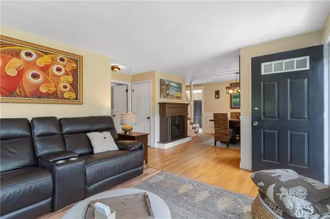 Living - 70 Harborview Dr, Warwick, RI 02889 photo 2 of 2