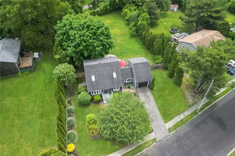 View/Area - 70 Harborview Dr, Warwick, RI 02889 photo 1 of 3