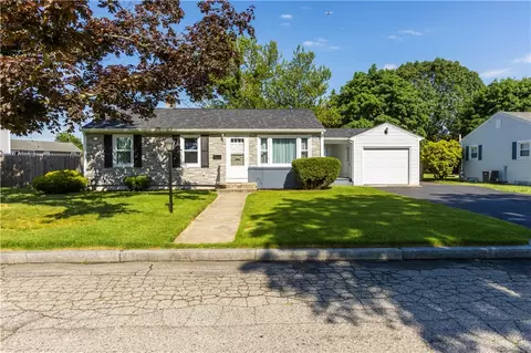 22 Brentwood Dr, East Providence, RI 02916