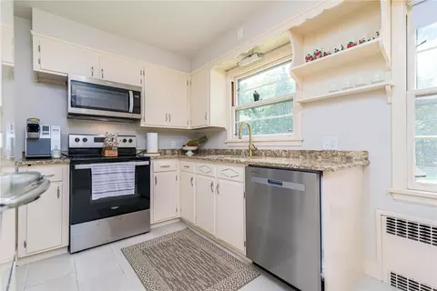 5 Westview Dr, Westerly, RI 02891 photo 10