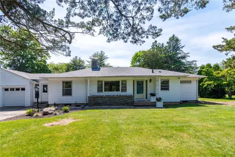 5 Westview Dr, Westerly, RI 02891 photo 3