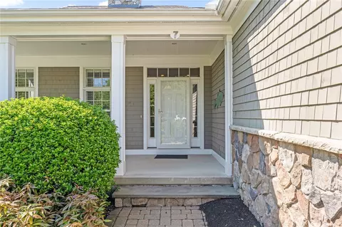 Exterior - 7 Kettle Close, Westerly, RI 02891 photo 4 of 10