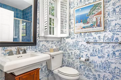 Bath - 7 Kettle Close, Westerly, RI 02891 photo 4 of 4