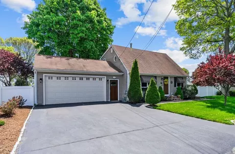 24 Tremont St, Warwick, RI 02889