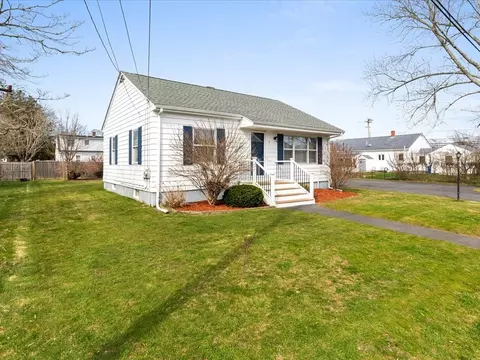 8 Gladding St, Bristol, RI 02809 photo 21