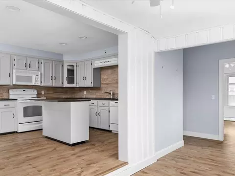 8 Gladding St, Bristol, RI 02809 photo 11