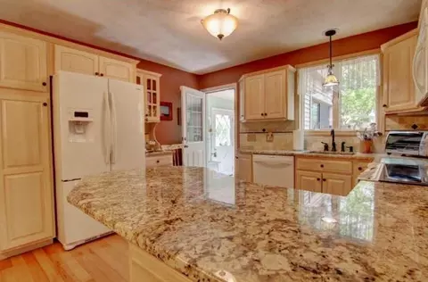 Kitchen - 225 Spooner Ave, Warwick, RI 02886 photo 3 of 4