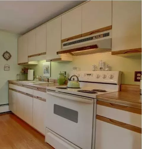 Kitchen - 225 Spooner Ave, Warwick, RI 02886 photo 4 of 4