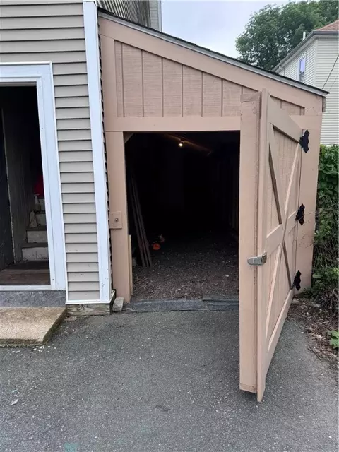 47 Kindergarten St, Woonsocket, RI 02895 photo 34