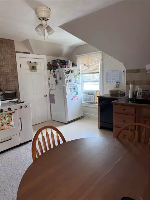 47 Kindergarten St, Woonsocket, RI 02895 photo 35