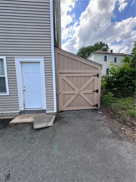 47 Kindergarten St, Woonsocket, RI 02895 photo 6