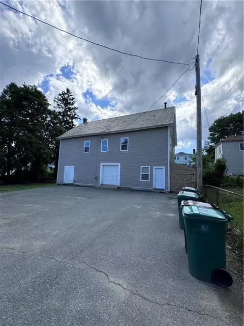 47 Kindergarten St, Woonsocket, RI 02895 photo 5
