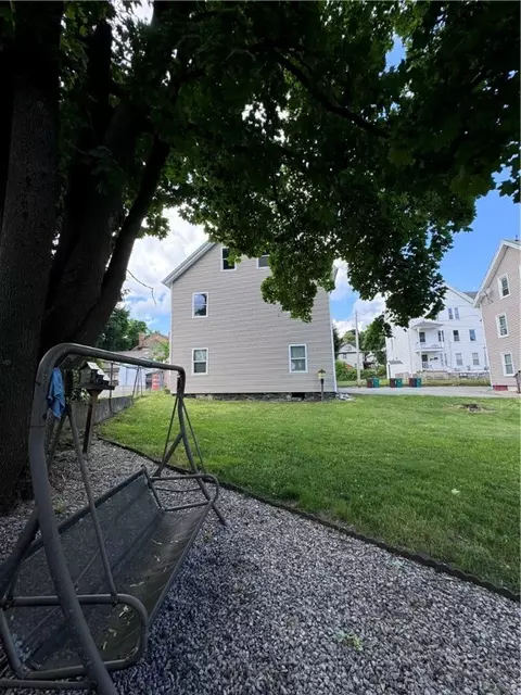 47 Kindergarten St, Woonsocket, RI 02895 photo 9