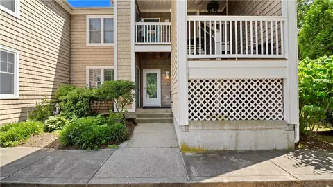 70 Turner St #B9, Warwick, RI 02886