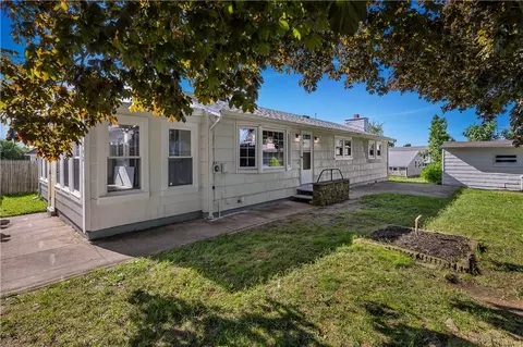 242 Welcome St, Fall River, MA 02721
