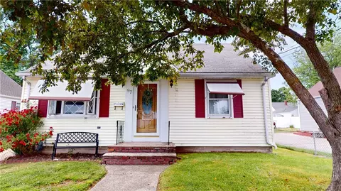 97 Dewey Ave, Pawtucket, RI 02861