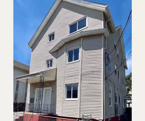 134 Englewood Ave, Pawtucket, RI 02860