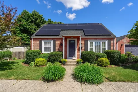 160 Campbell St, Pawtucket, RI 02861
