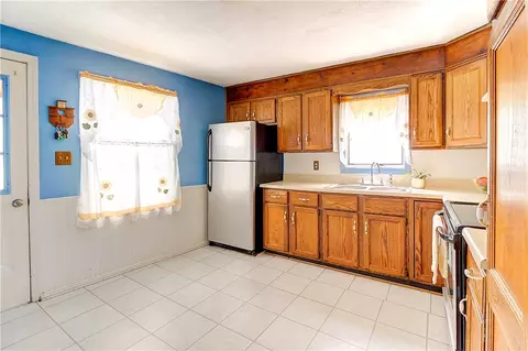 Kitchen - 30 Fairlawn Ave, Woonsocket, RI 02895 photo 1 of 2
