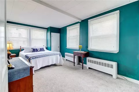 Bedroom - 30 Fairlawn Ave, Woonsocket, RI 02895 photo 4 of 8