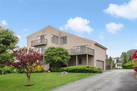 151 Summit Ave, South Kingstown, RI 02879