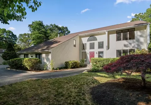 50 Moosehorn Rd, East Greenwich, RI 02818
