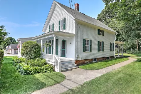 833 Main St, Warren, RI 02885 photo 2