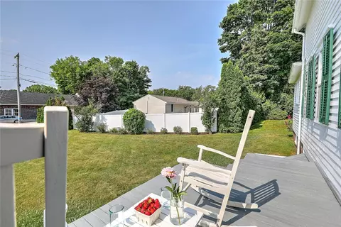 833 Main St, Warren, RI 02885 photo 11