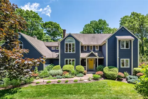 16 Old Stone Church Rd, Little Compton, RI 02837