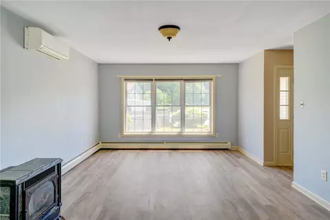 Living - 15 Wilson Ln, Killingly, CT 06239 photo 2 of 3