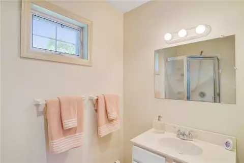 Bath - 15 Wilson Ln, Killingly, CT 06239 photo 2 of 6