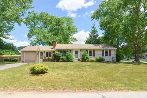 61 Sleepy Hollow Dr, Cumberland, RI 02864