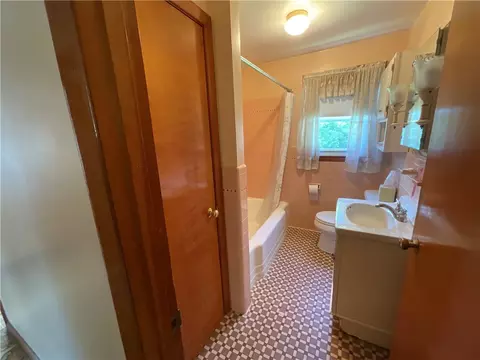 Bath - 65 Hazard St, Coventry, RI 02816 photo 1 of 1